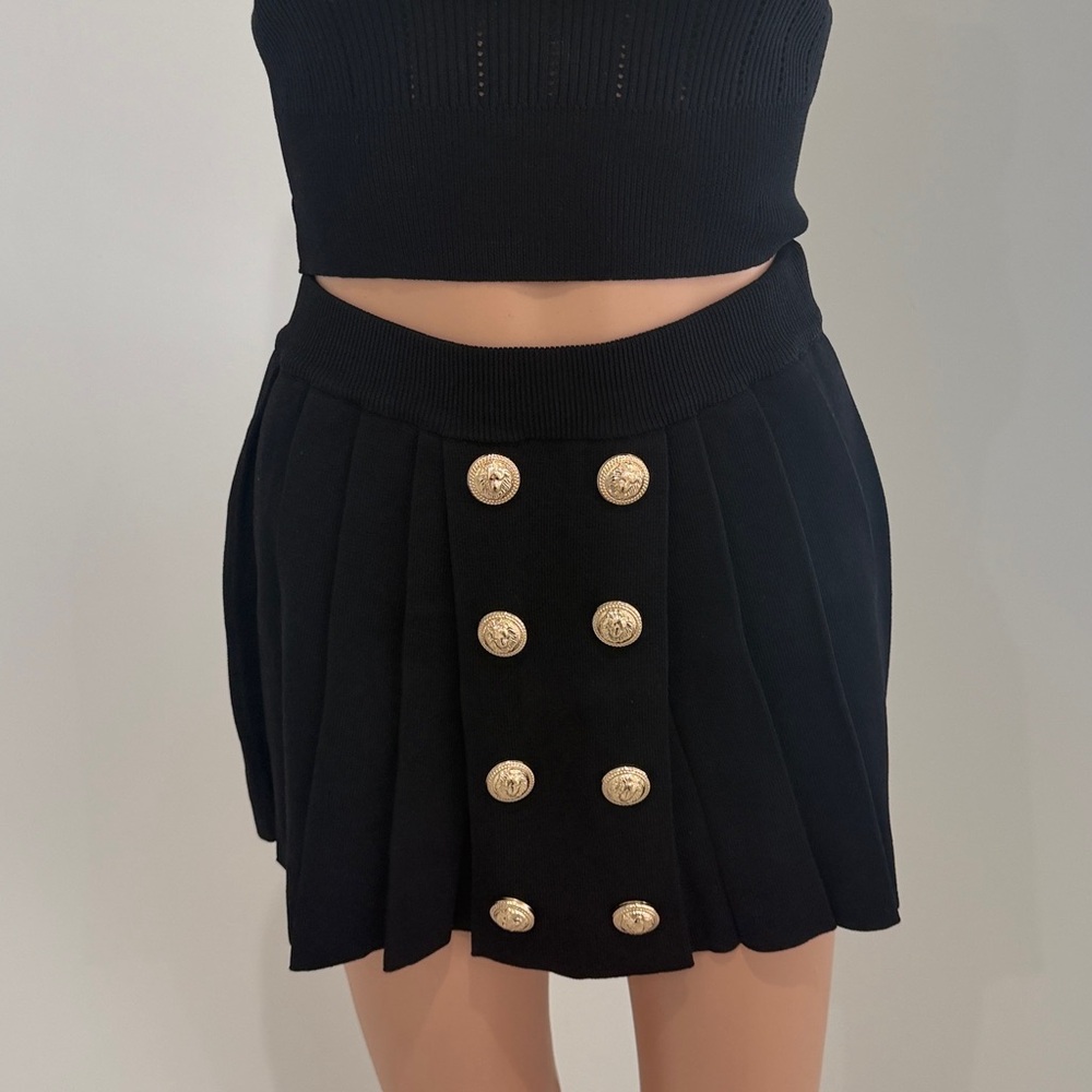 Elegant Black Skirt Set with Gold Accents - Picture 3 of 10
